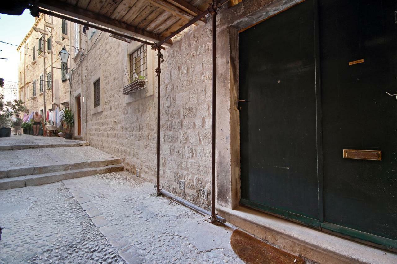 Nikola * Ragusa